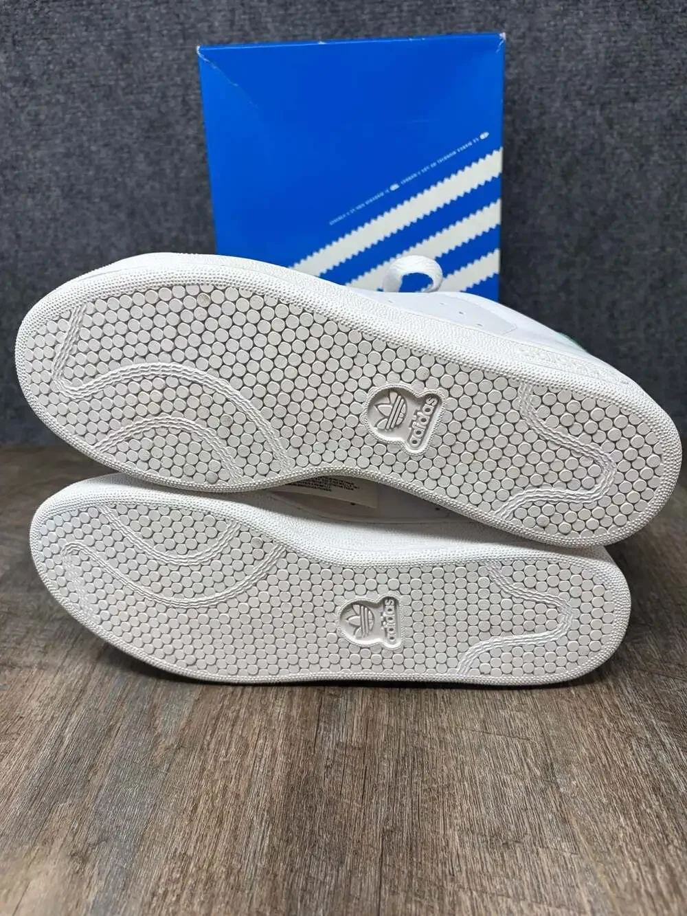 Adidas Stan Smith Womens 7.5 Youth 6 White Green Leather Sneakers NIB READ
